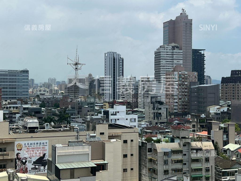 圓夢園次頂樓大三房車位房屋室內格局與周邊環境