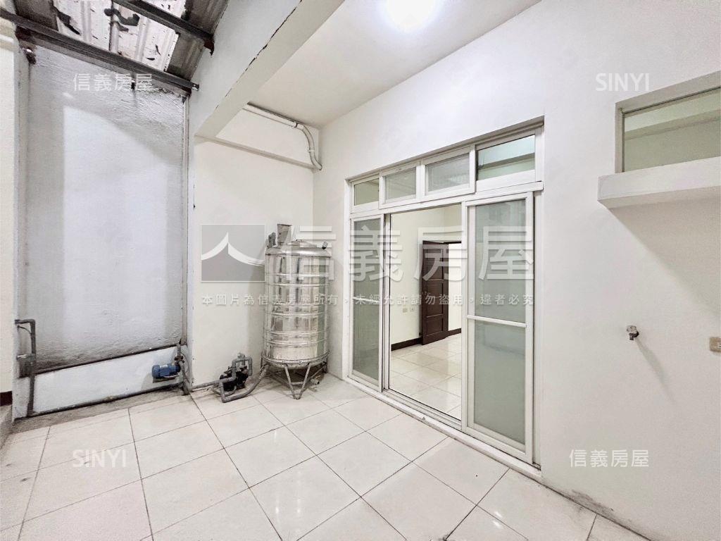 黃金商圈優質收租大店面房屋室內格局與周邊環境