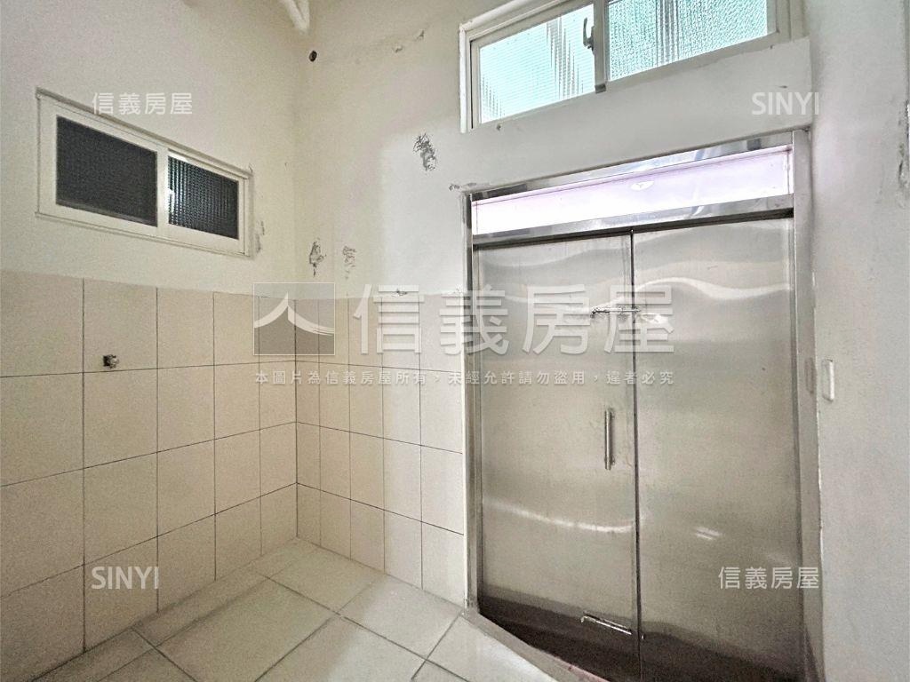 黃金商圈優質收租大店面房屋室內格局與周邊環境