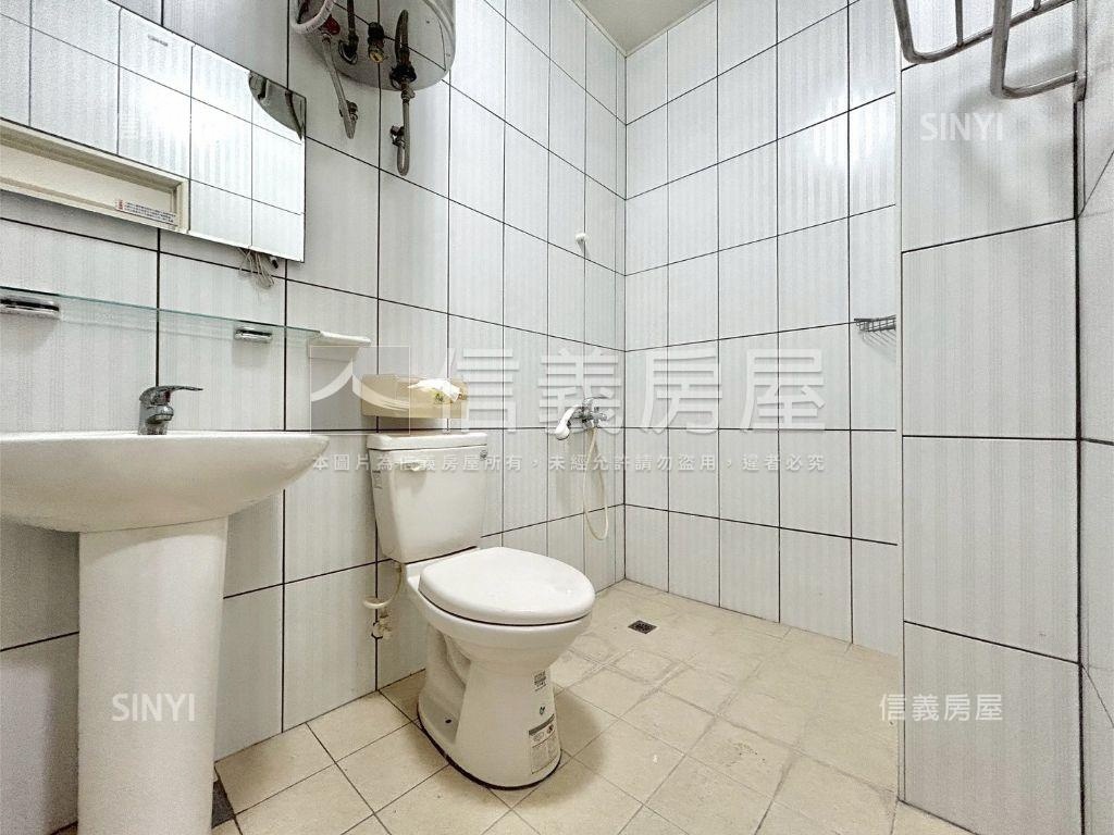 黃金商圈優質收租大店面房屋室內格局與周邊環境