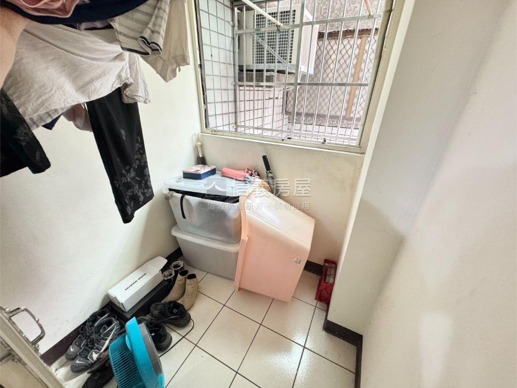 光榮國中小資成家３房房屋室內格局與周邊環境