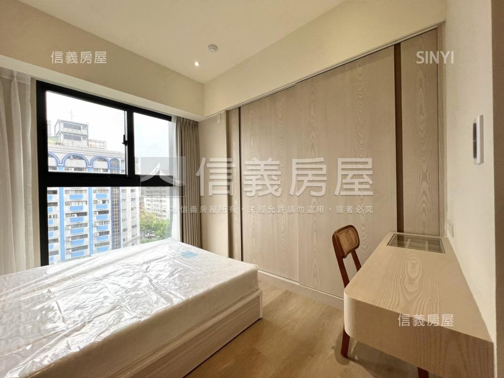 搶．極粋．邊間兩房帶裝潢房屋室內格局與周邊環境
