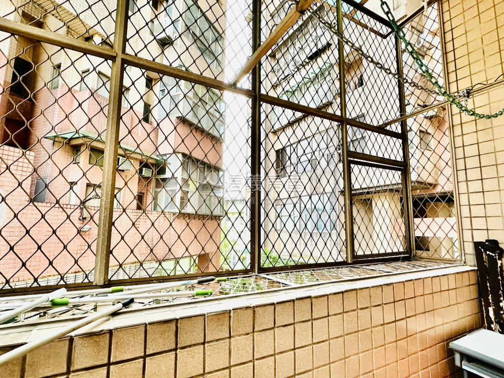 淡江巧克力挑高２＋２房屋室內格局與周邊環境