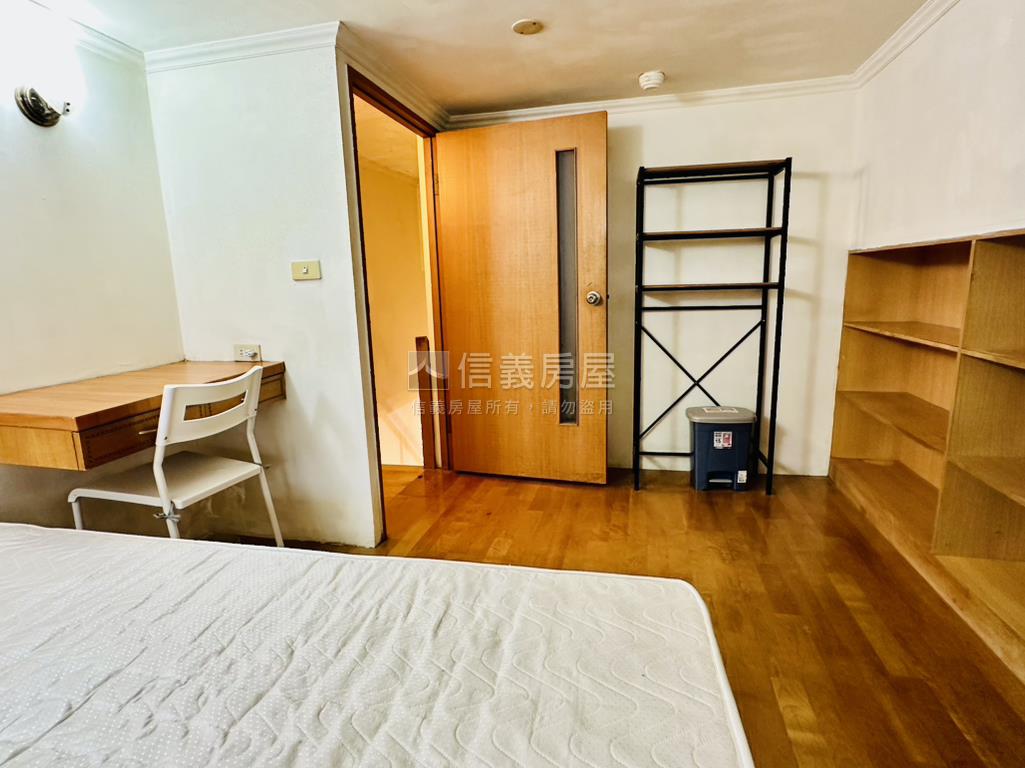 淡江巧克力挑高２＋２房屋室內格局與周邊環境