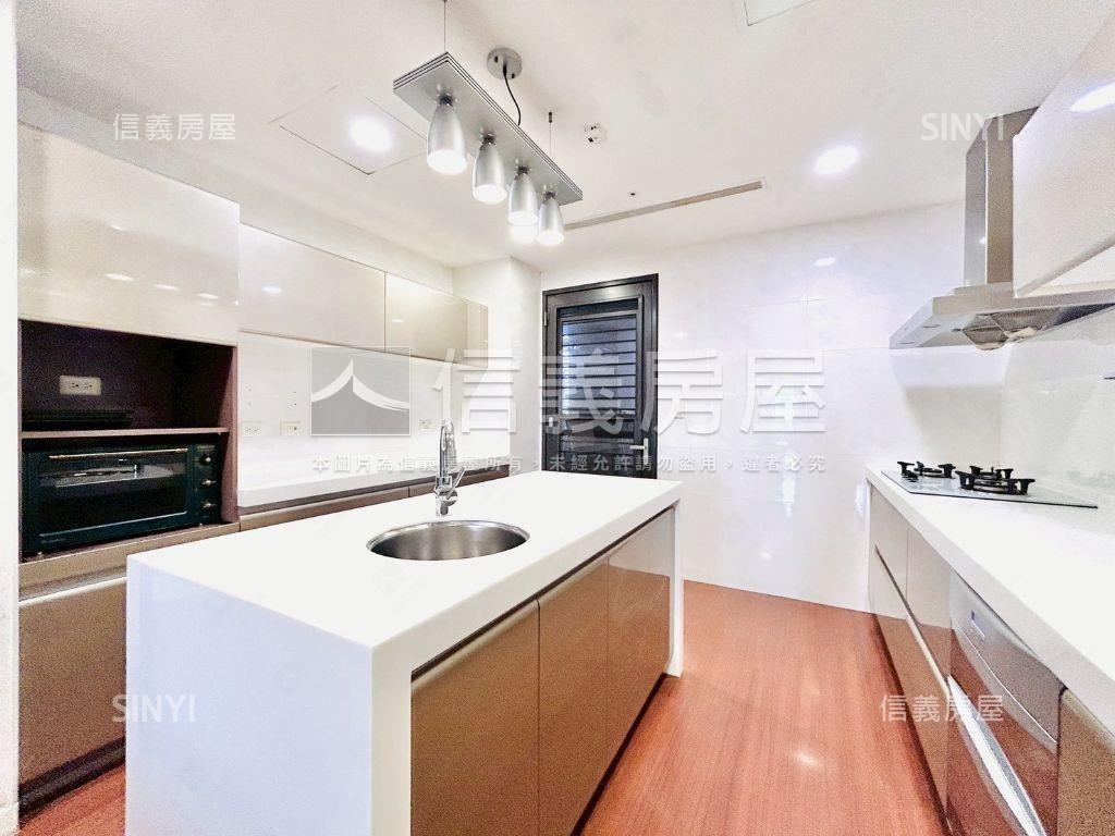 專任赫里翁２０Ａ１視野戶房屋室內格局與周邊環境