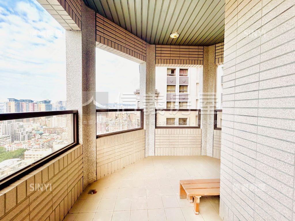 專任赫里翁２０Ａ１視野戶房屋室內格局與周邊環境