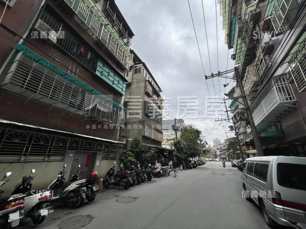 秀朗商圈黃金公寓２樓房屋室內格局與周邊環境