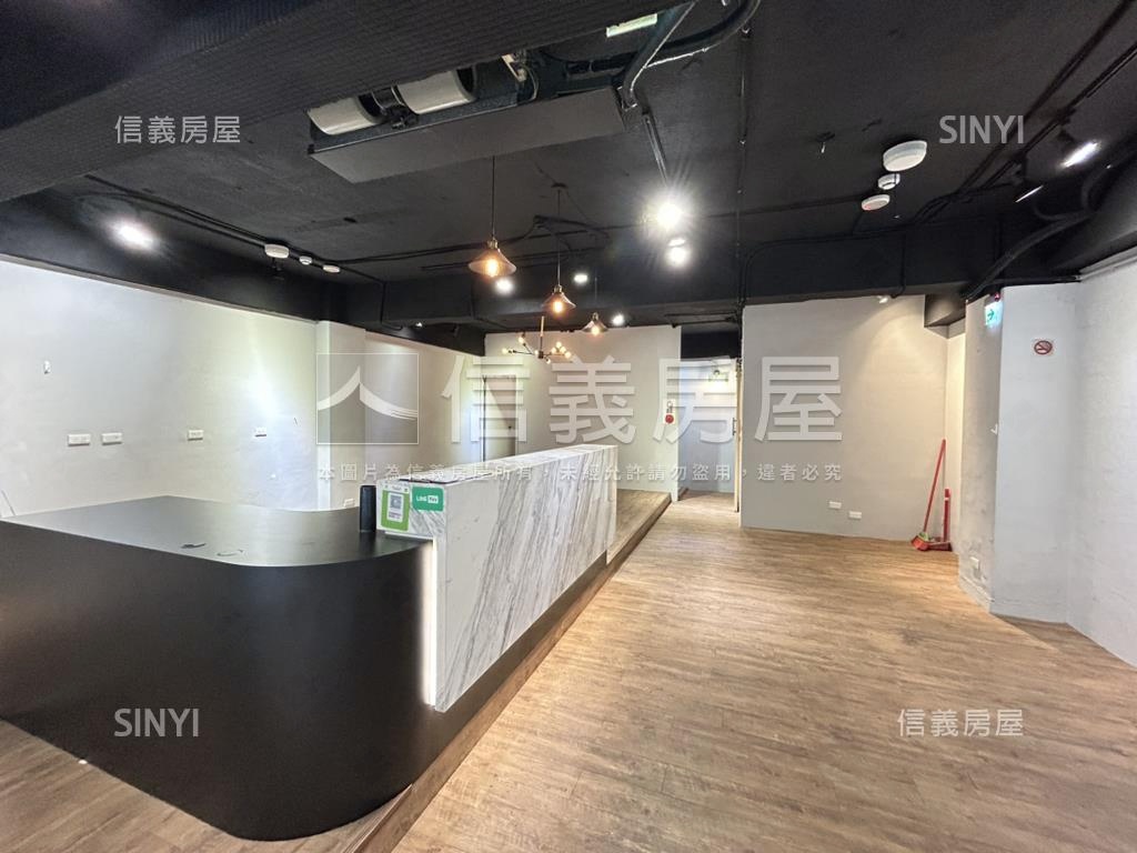 大降！國小旁８米優質店面房屋室內格局與周邊環境