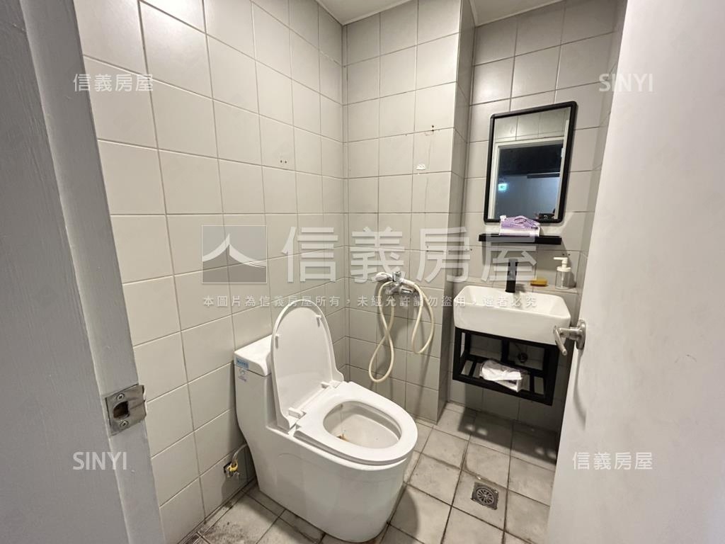 大降！國小旁８米優質店面房屋室內格局與周邊環境