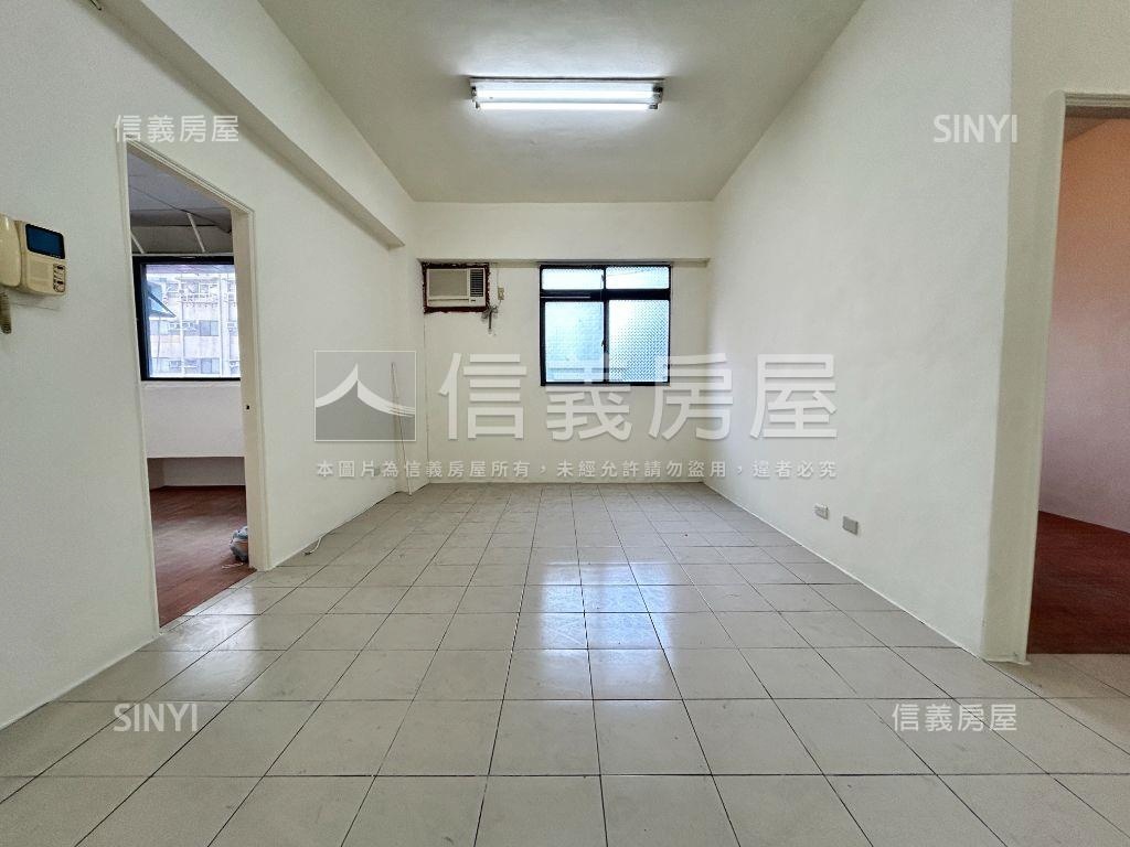 信義世貿１０１電梯大空間房屋室內格局與周邊環境