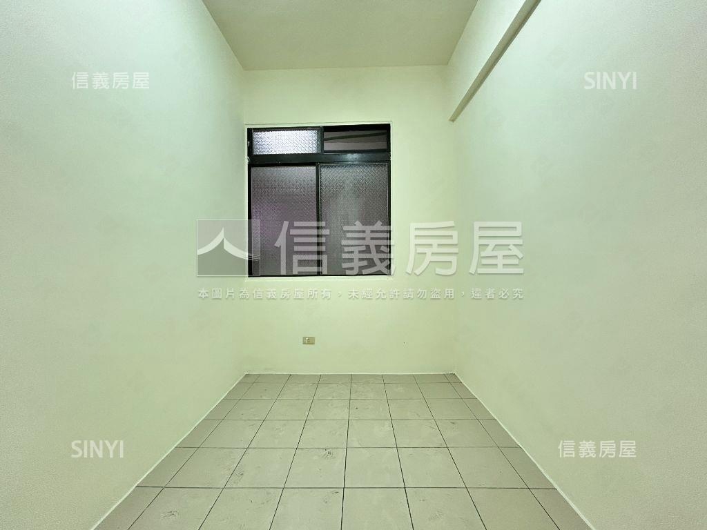 信義世貿１０１電梯大空間房屋室內格局與周邊環境