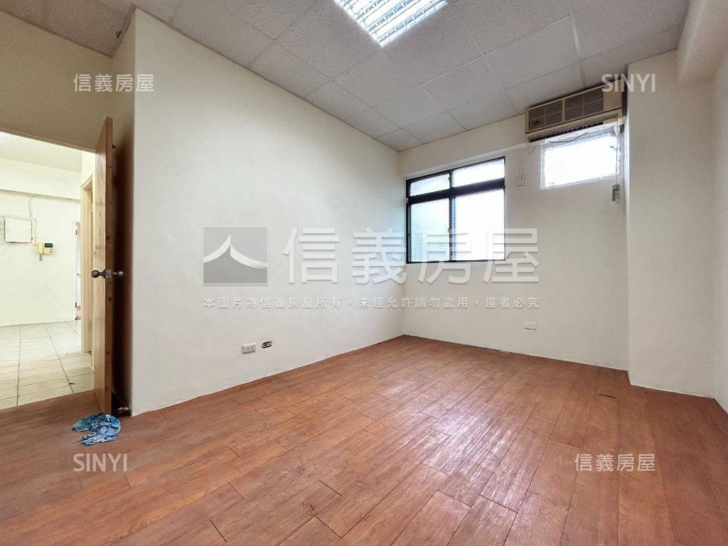 信義世貿１０１電梯大空間房屋室內格局與周邊環境