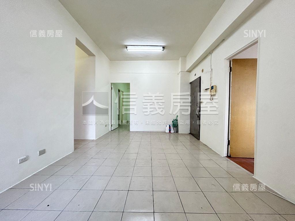 信義世貿１０１電梯大空間房屋室內格局與周邊環境