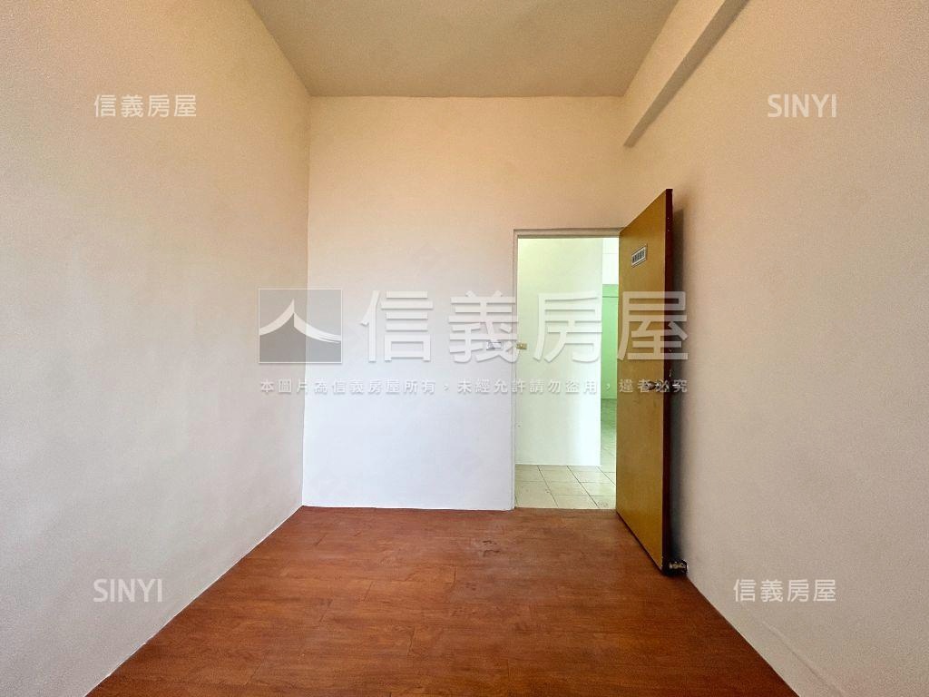 信義世貿１０１電梯大空間房屋室內格局與周邊環境