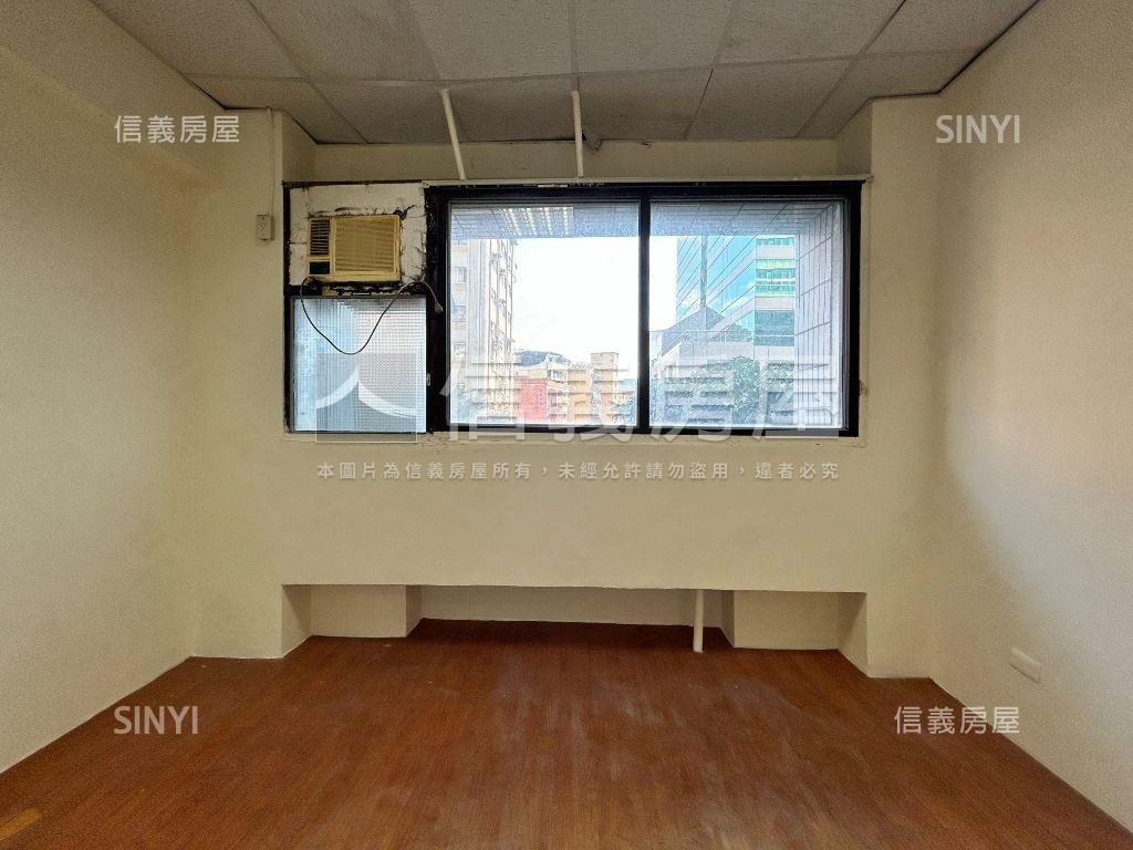 信義世貿１０１電梯大空間房屋室內格局與周邊環境