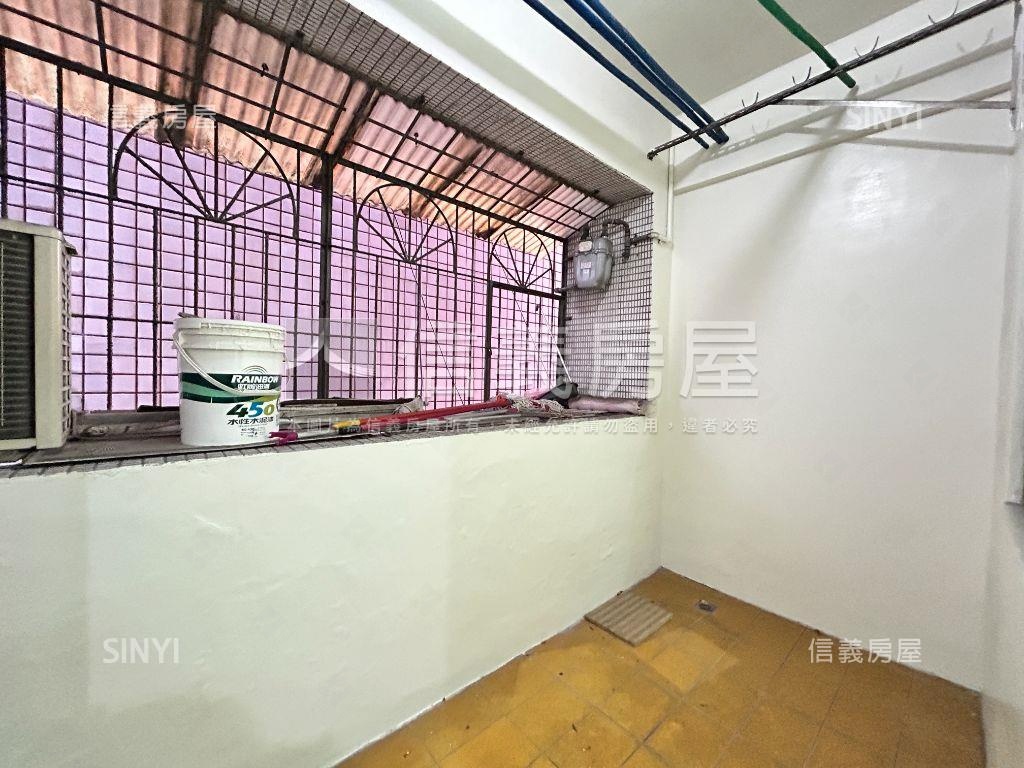 信義世貿１０１電梯大空間房屋室內格局與周邊環境