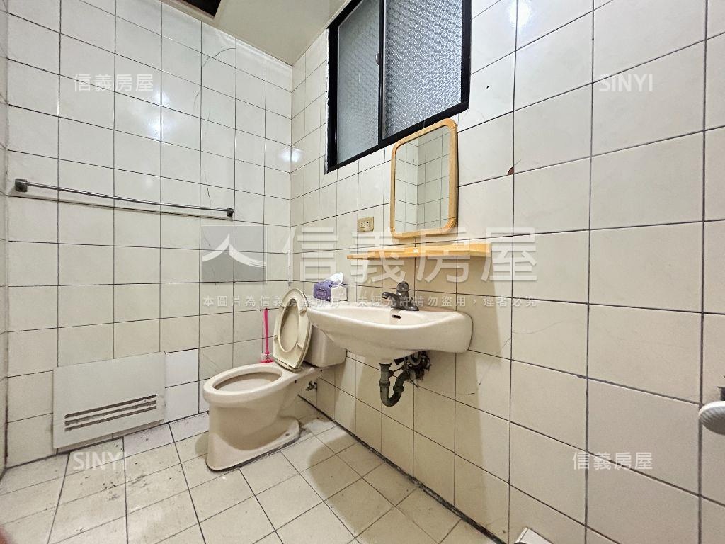 信義世貿１０１電梯大空間房屋室內格局與周邊環境