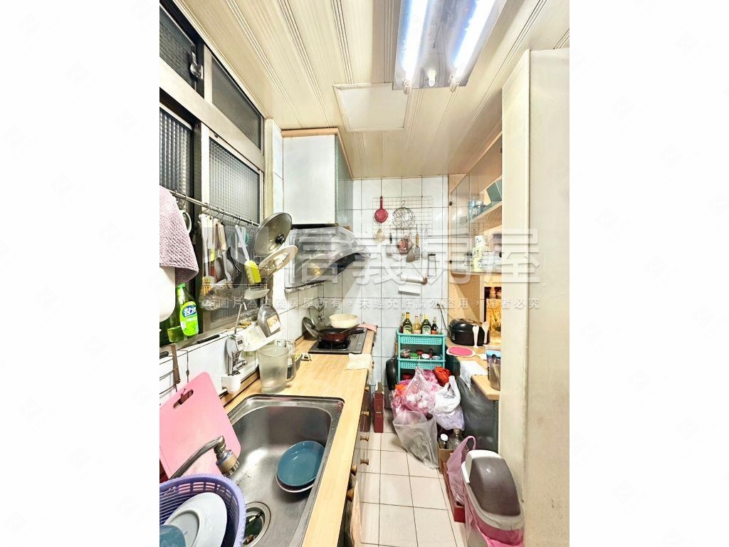 近未來捷運美３房房屋室內格局與周邊環境