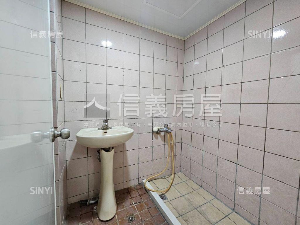 近捷運低總價輕鬆成家華廈房屋室內格局與周邊環境