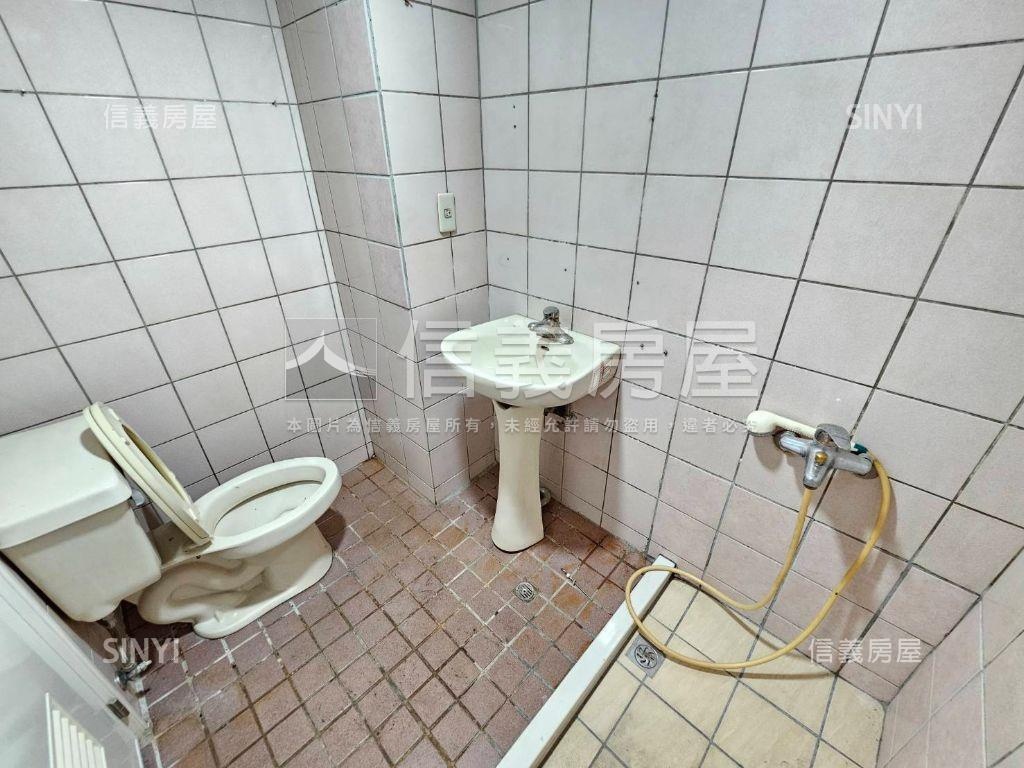 近捷運低總價輕鬆成家華廈房屋室內格局與周邊環境