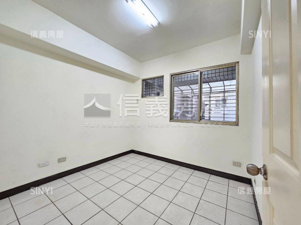 近捷運低總價輕鬆成家華廈房屋室內格局與周邊環境