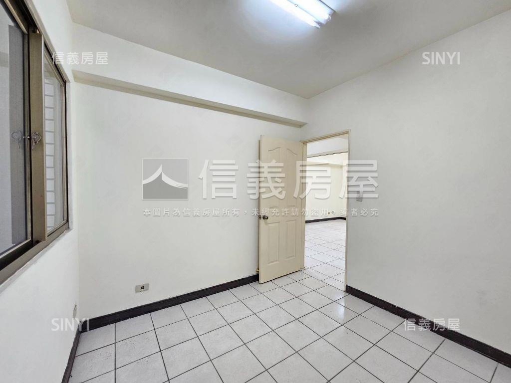 近捷運低總價輕鬆成家華廈房屋室內格局與周邊環境