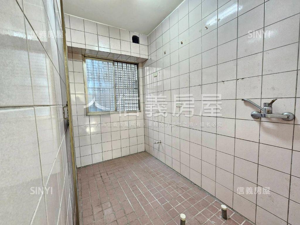 近捷運低總價輕鬆成家華廈房屋室內格局與周邊環境