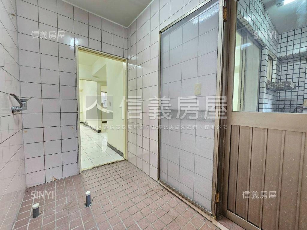 近捷運低總價輕鬆成家華廈房屋室內格局與周邊環境