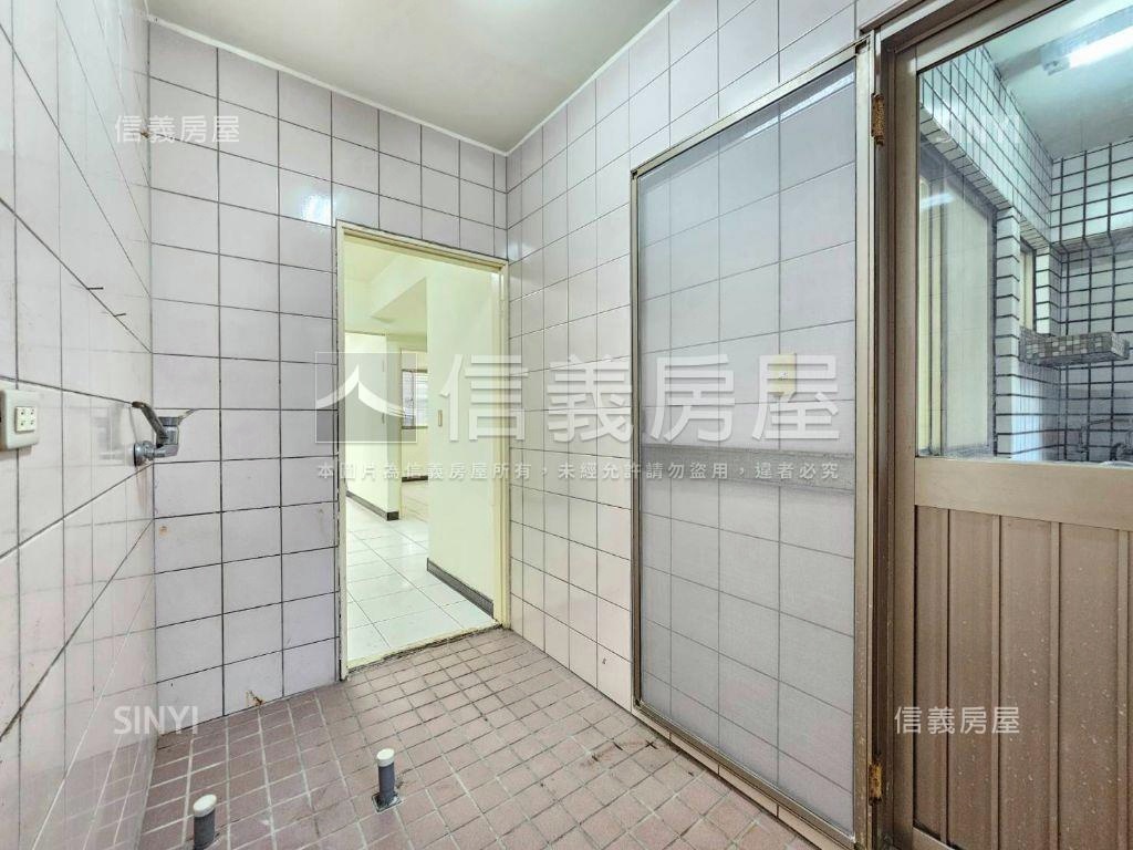 近捷運低總價輕鬆成家華廈房屋室內格局與周邊環境