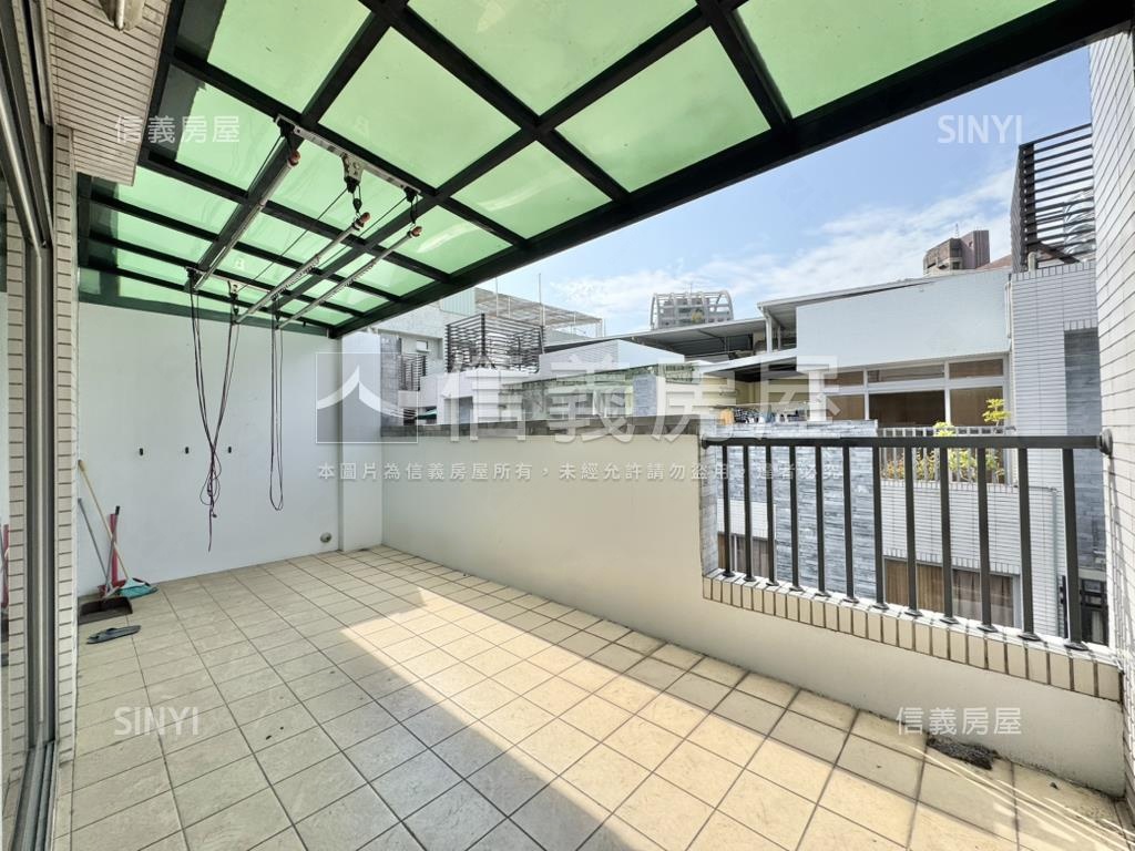 賴厝加蓋電梯大面寬墅房屋室內格局與周邊環境