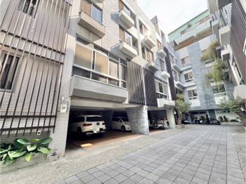 賴厝加蓋電梯大面寬墅