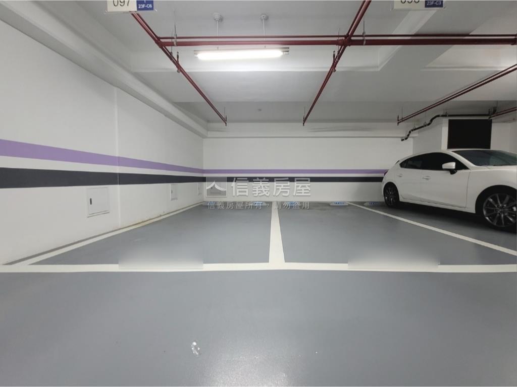 仁愛公園２房車位房屋室內格局與周邊環境