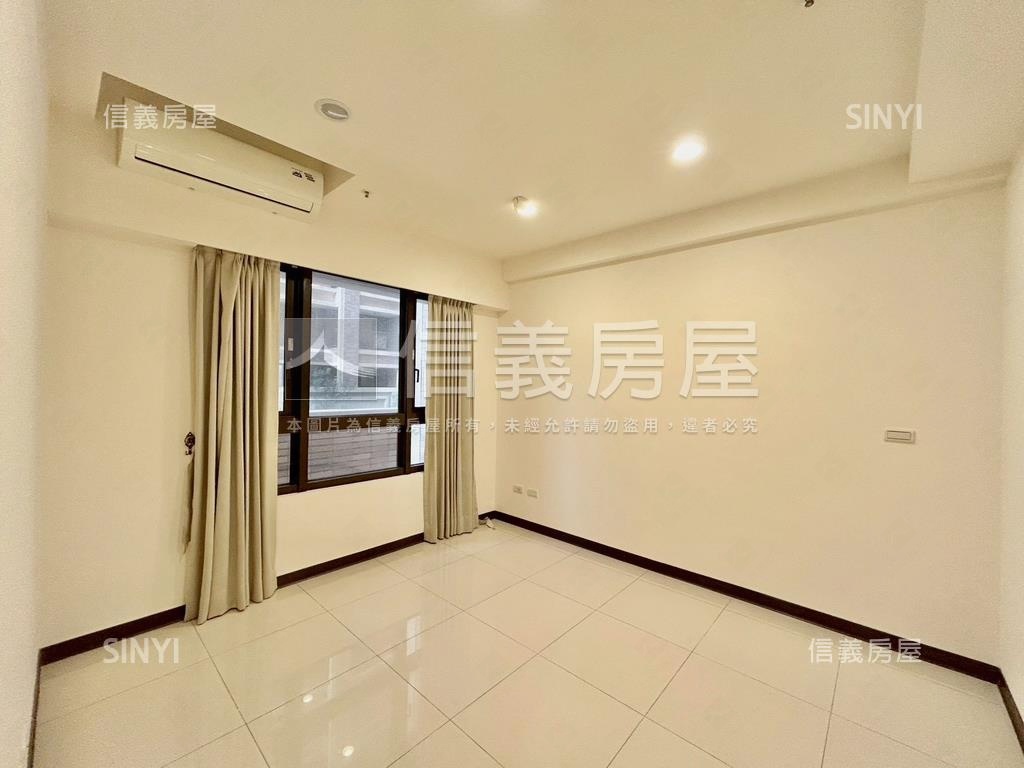 興世代露台三房雙平面車位房屋室內格局與周邊環境