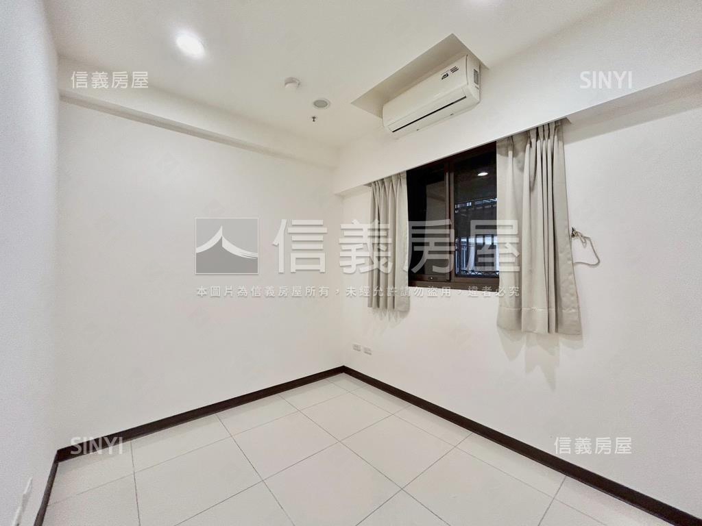 興世代露台三房雙平面車位房屋室內格局與周邊環境