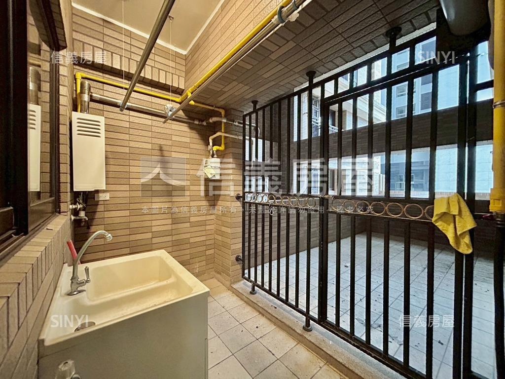 興世代露台三房雙平面車位房屋室內格局與周邊環境