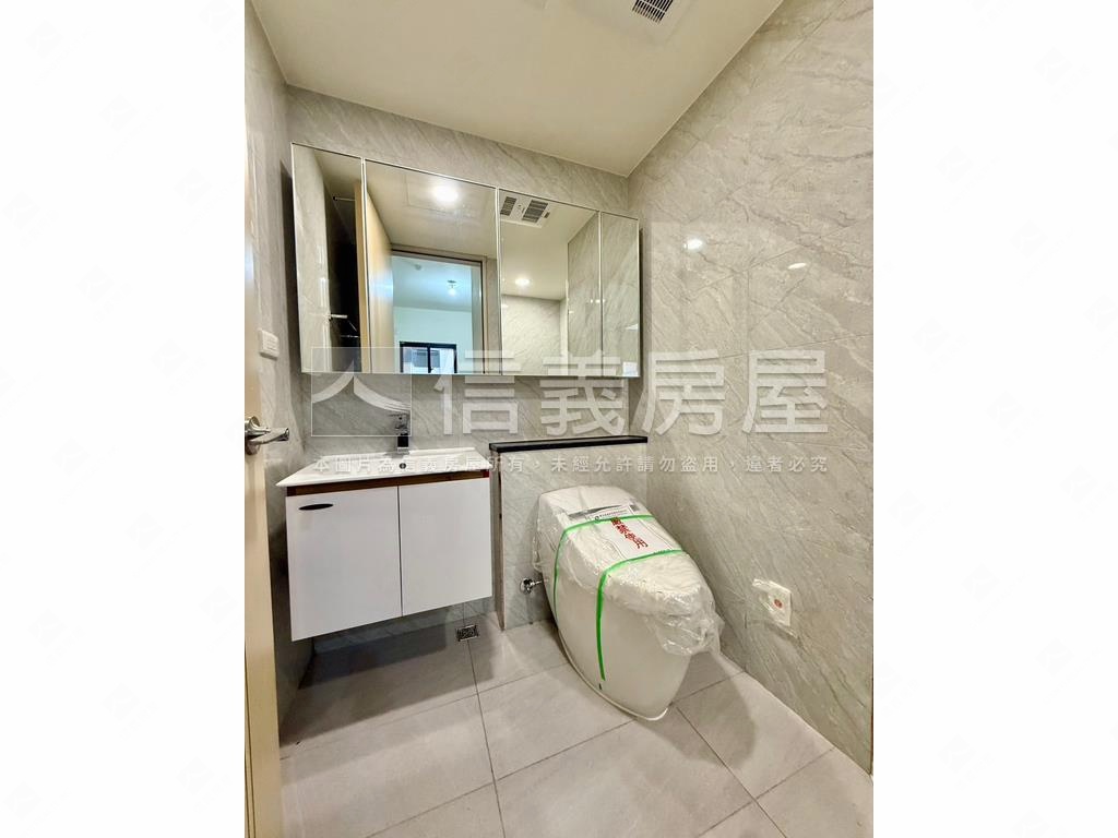 鳳凰信義兩房兩衛附車位房屋室內格局與周邊環境