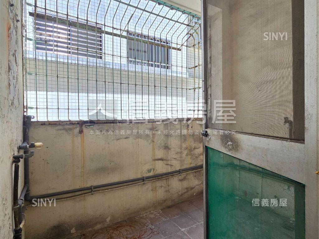 英明商圈明亮公寓三樓房屋室內格局與周邊環境