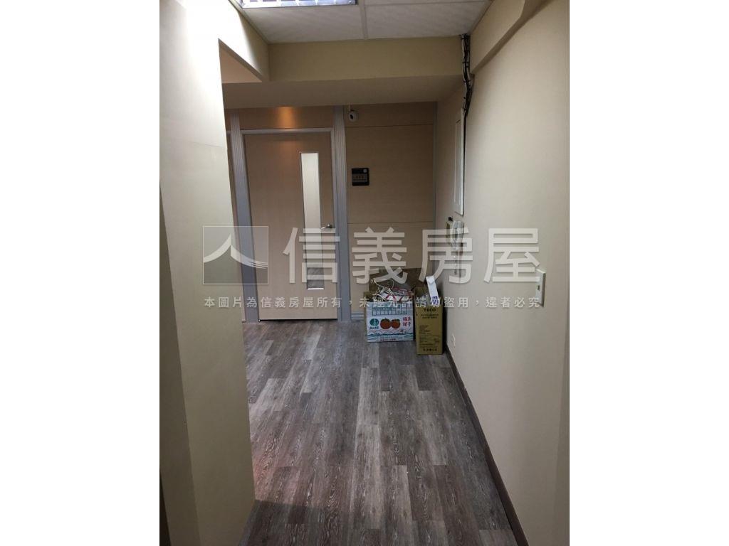 文心路置產商辦首選房屋室內格局與周邊環境