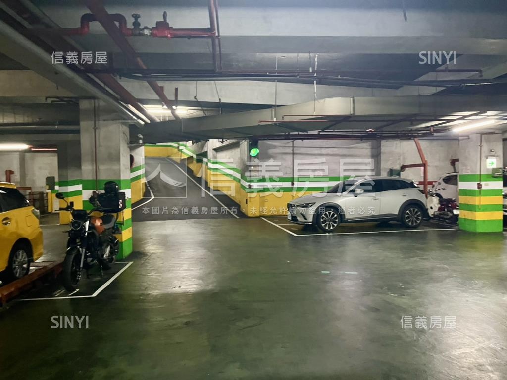 華美尊爵三房車位河畔景觀房屋室內格局與周邊環境