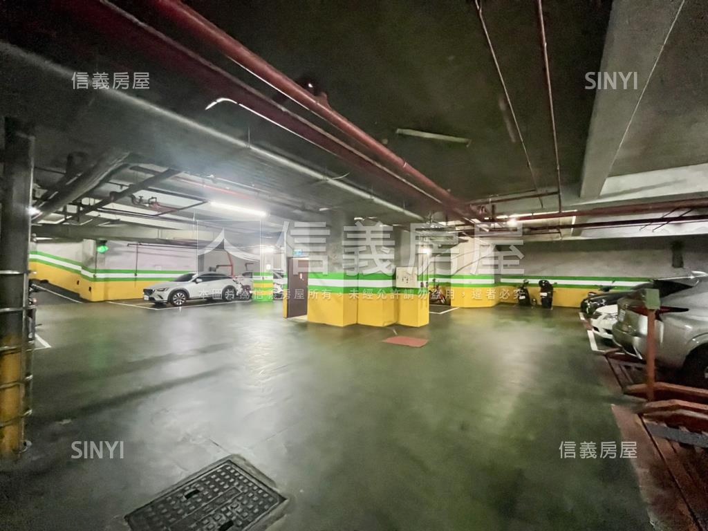 華美尊爵三房車位河畔景觀房屋室內格局與周邊環境