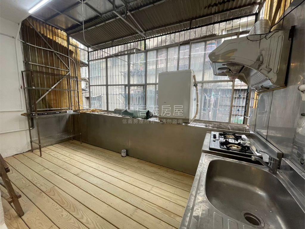 中誠街精美加倍屋房屋室內格局與周邊環境