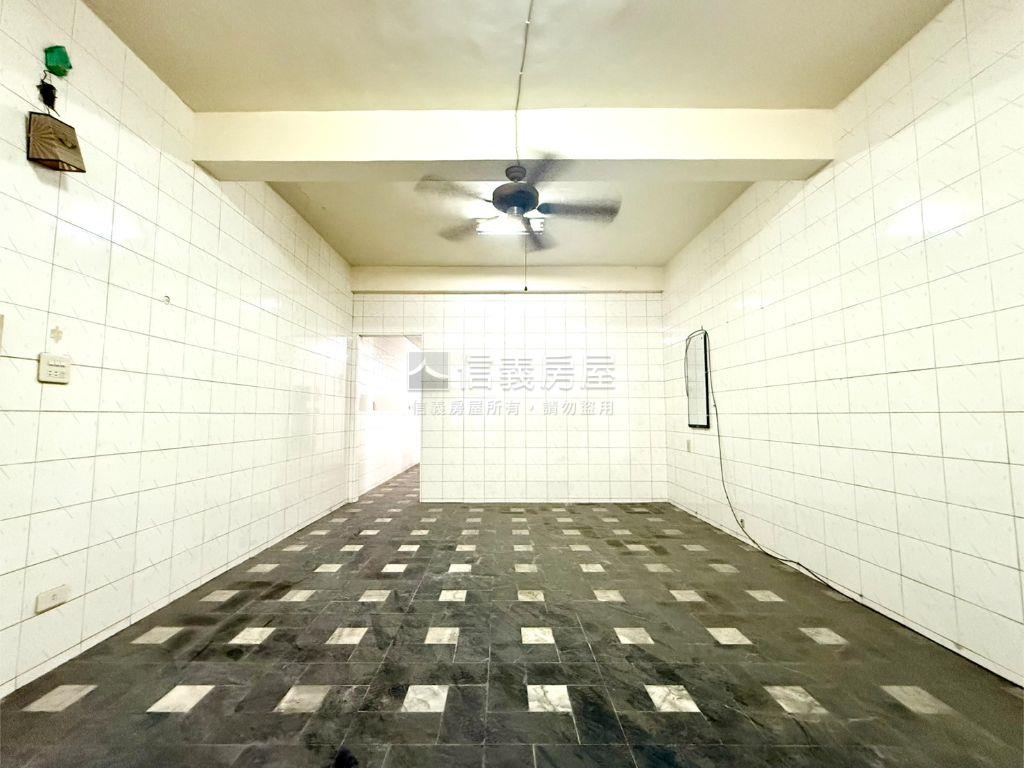 東區仁和路朝南經典透天房屋室內格局與周邊環境