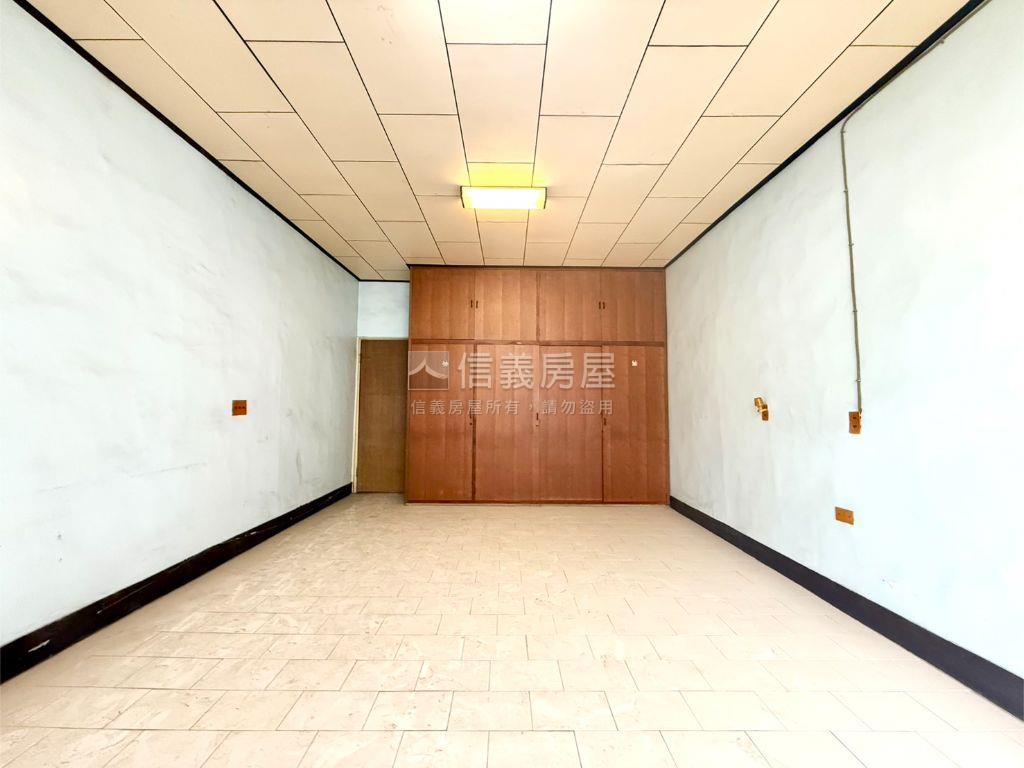 東區仁和路朝南經典透天房屋室內格局與周邊環境