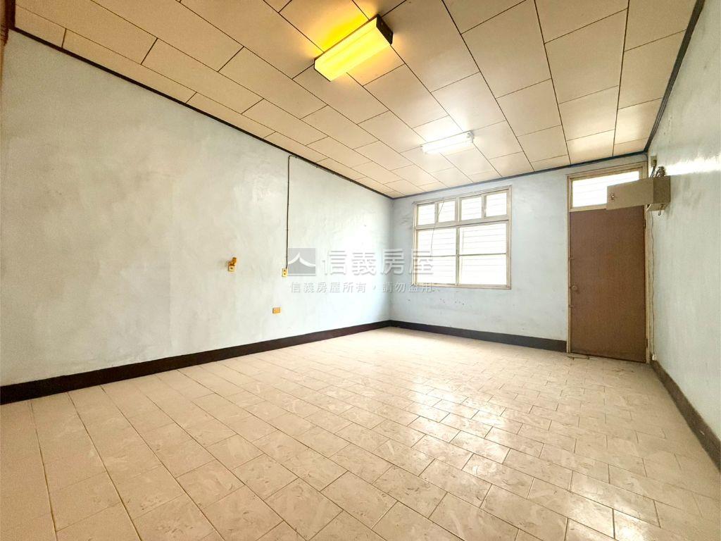 東區仁和路朝南經典透天房屋室內格局與周邊環境