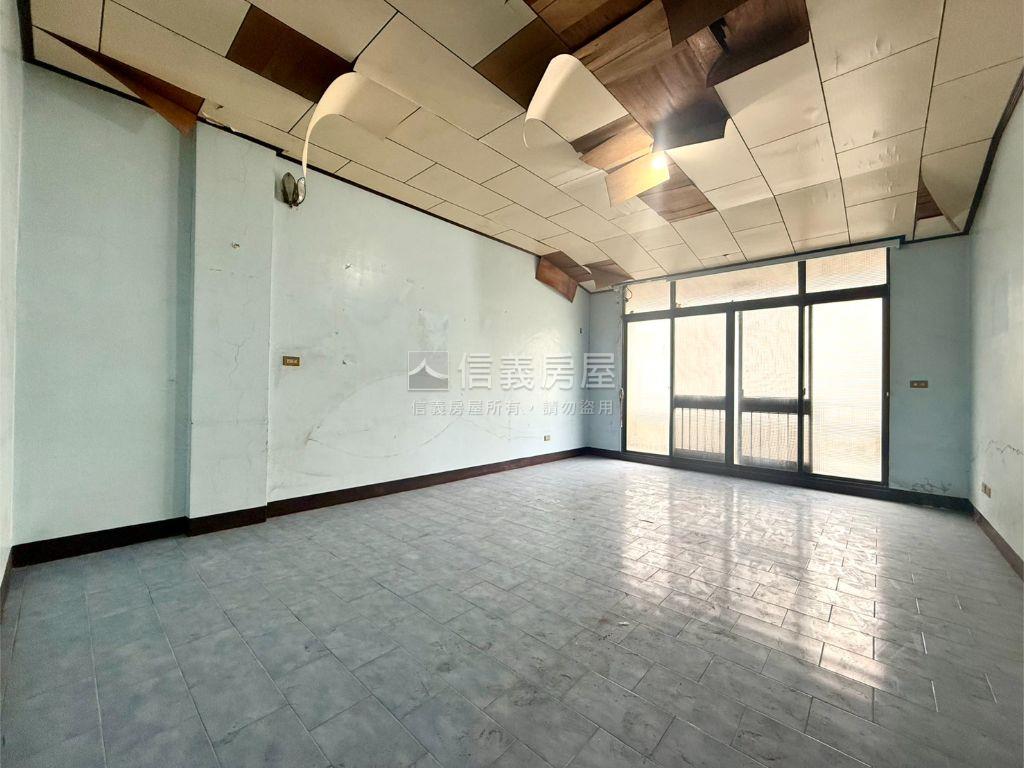 東區仁和路朝南經典透天房屋室內格局與周邊環境