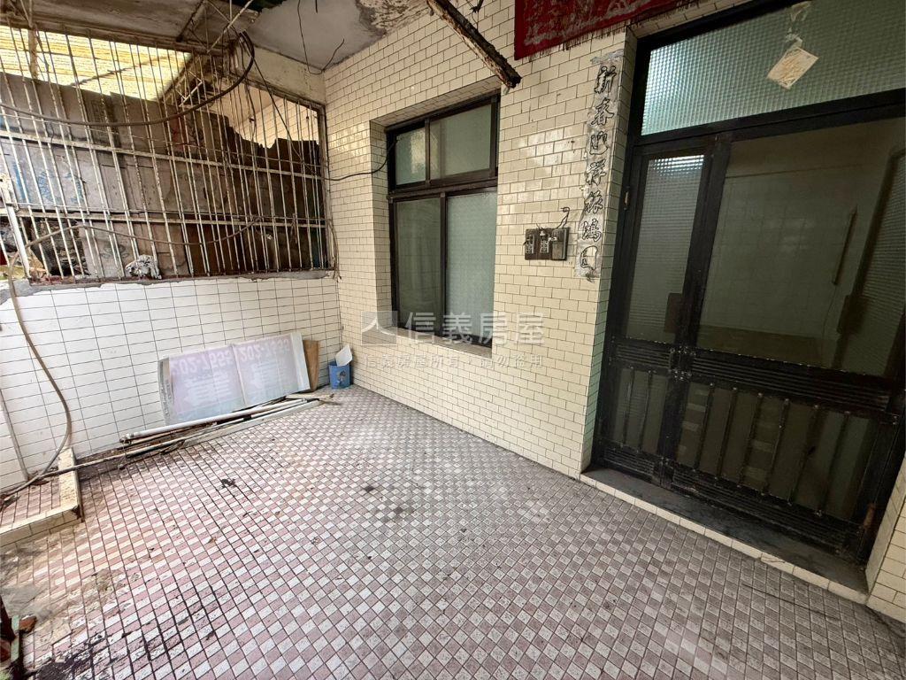 東區仁和路朝南經典透天房屋室內格局與周邊環境