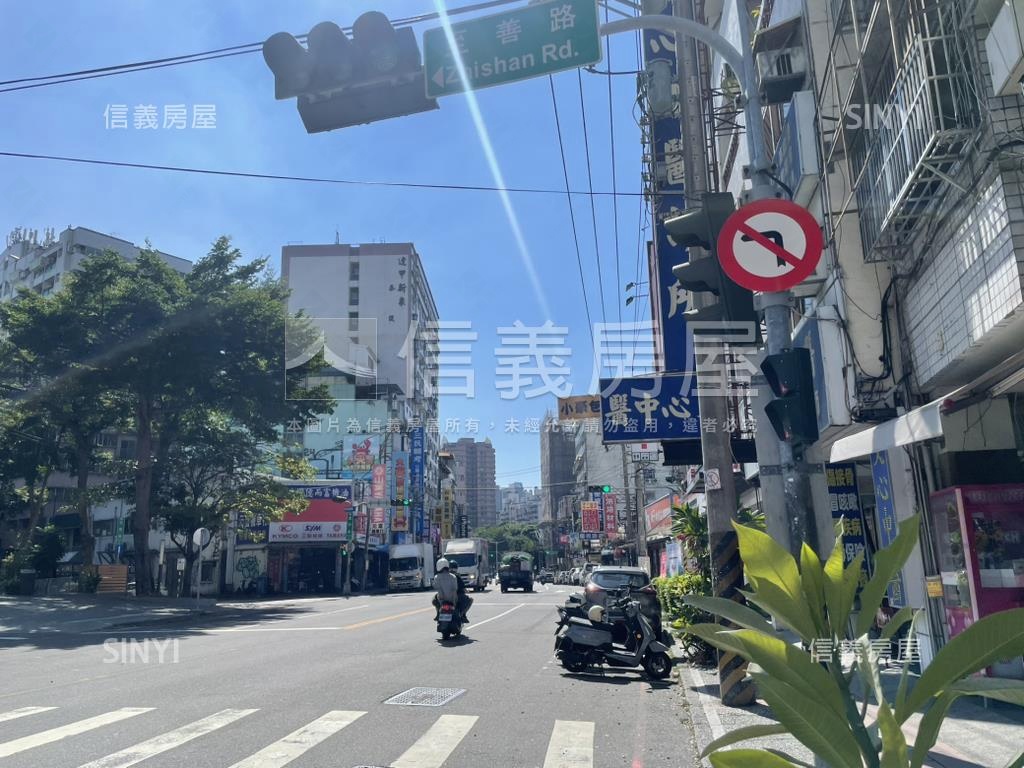 西屯路逢甲透店房屋室內格局與周邊環境