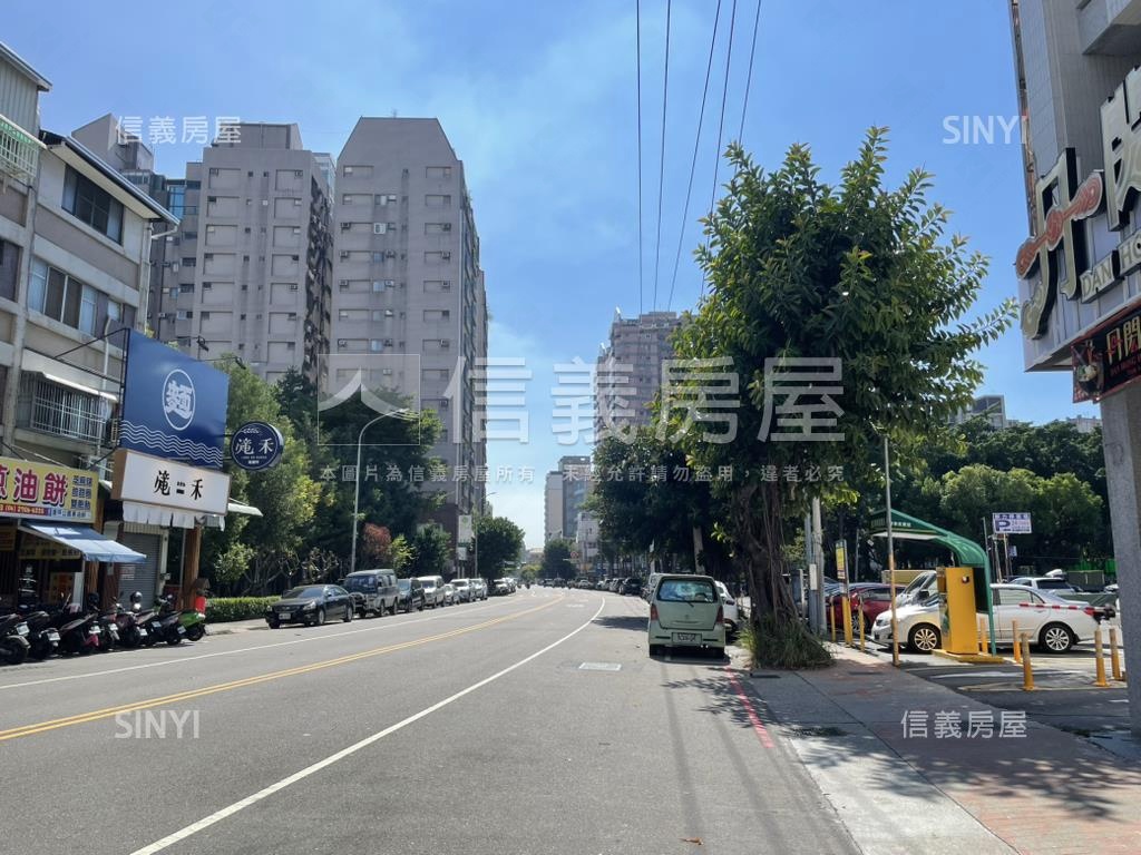 西屯路逢甲透店房屋室內格局與周邊環境