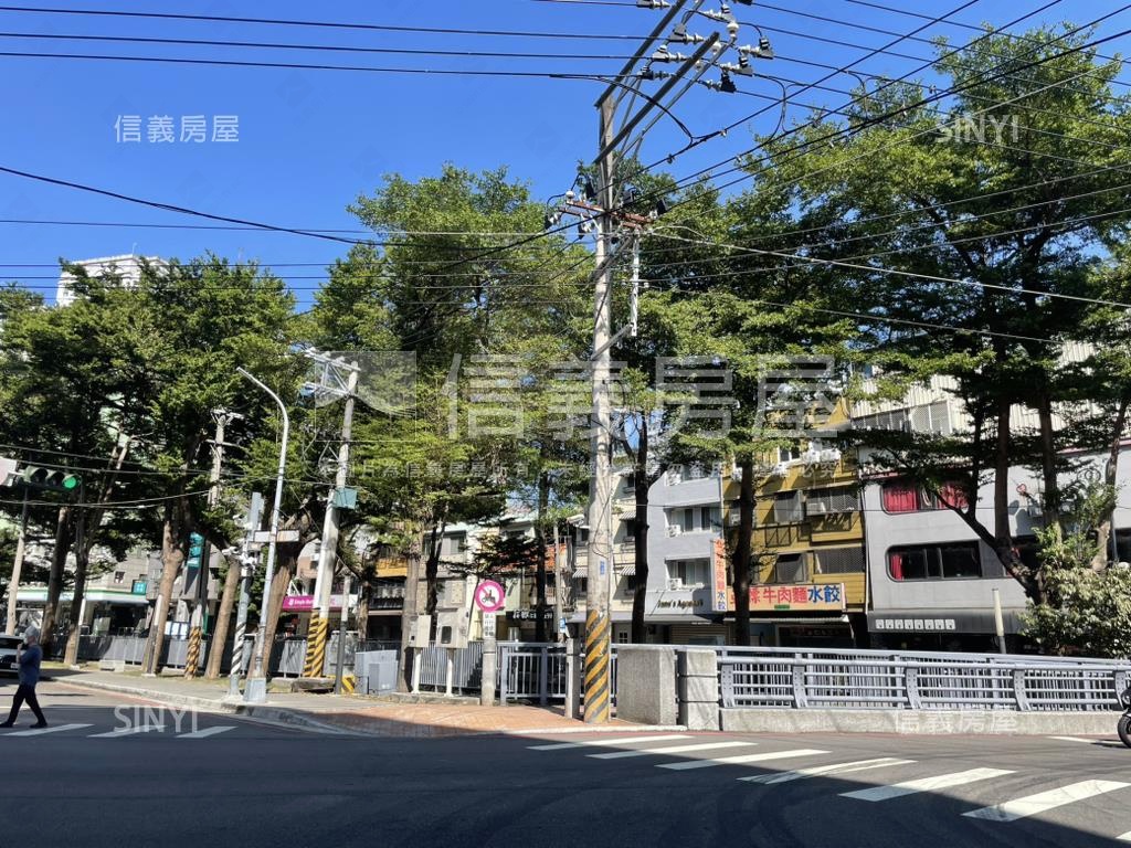 西屯路逢甲透店房屋室內格局與周邊環境