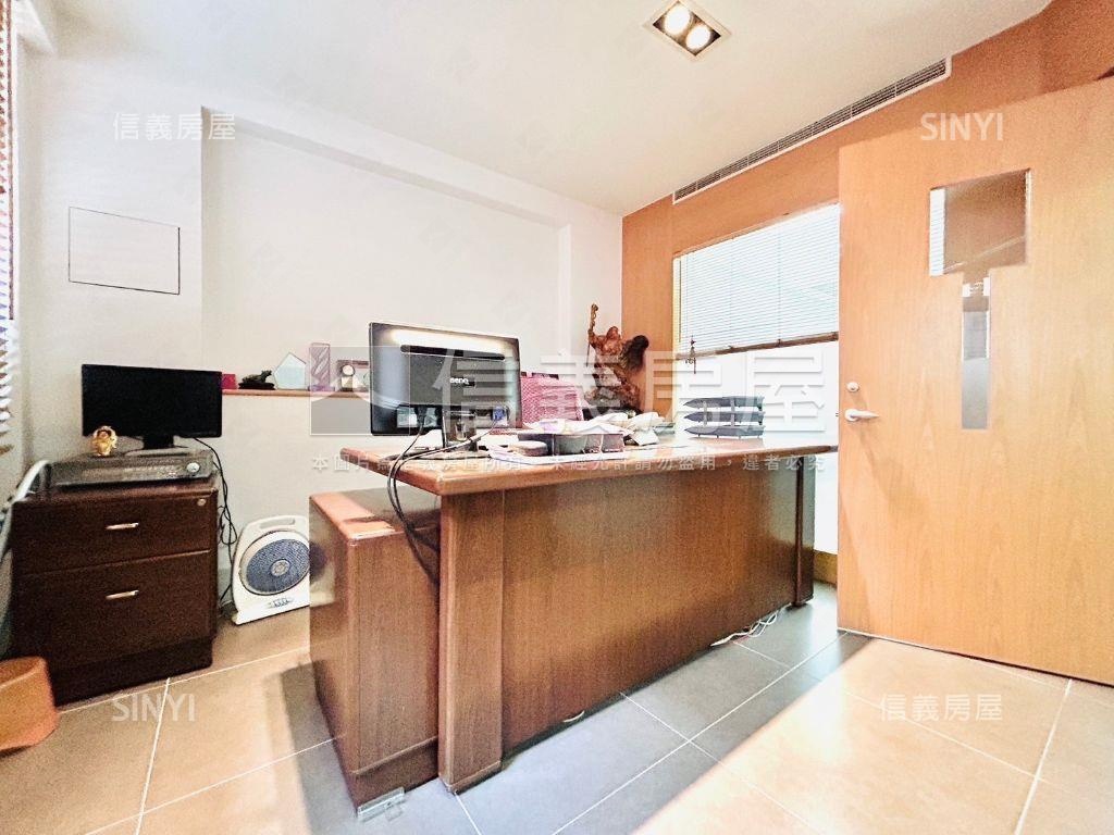 西屯路逢甲商圈臨路店面房屋室內格局與周邊環境